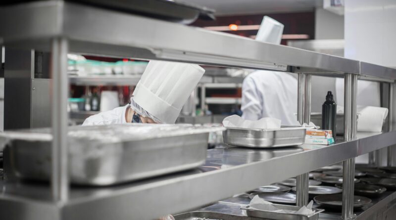 Bannir le plastique des cuisines centrales : la Semelog invente un modèle